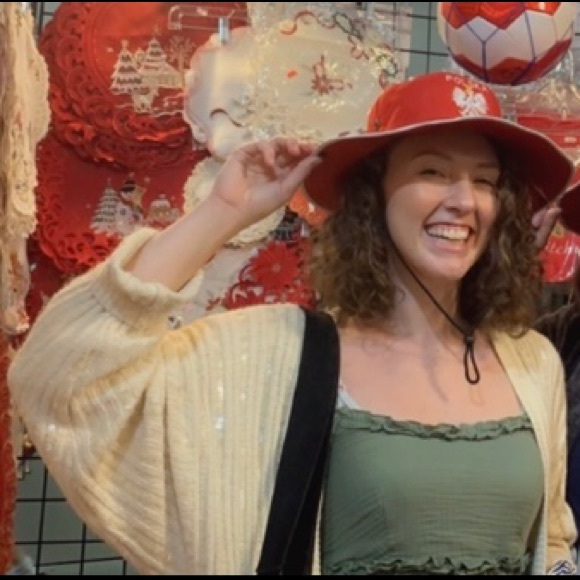 🌻Meet your Posher, Chrissy🌻 - Picture 2 of 8